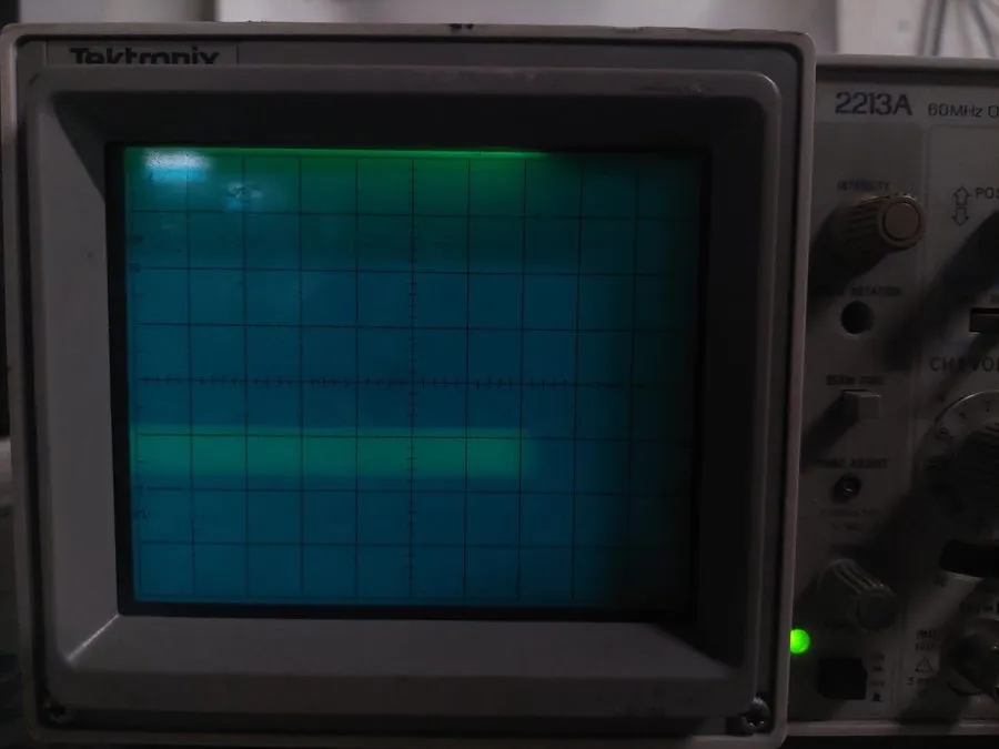 Осциллограф Tektronix 2213A 60MHz 2 Channel Oscilloscope.