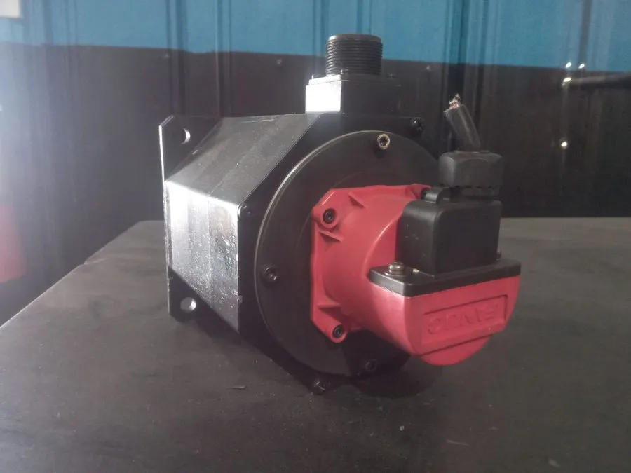 Серводвигатель FANUC A06B-0034-B075 AC Servo Motor 199V 4.7A 133Hz 0.9KW — фото лота 2