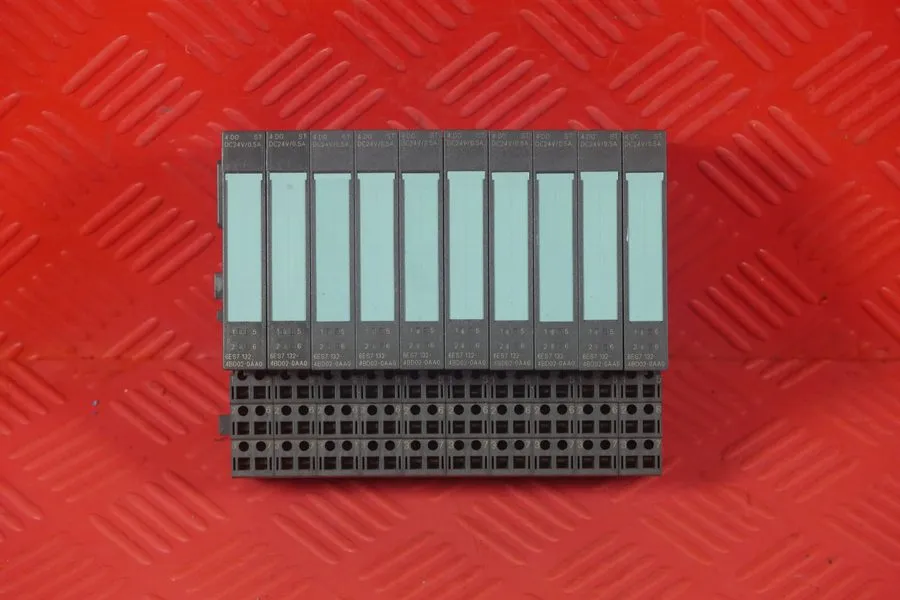 Модуль ввода-вывода 6ES7132-4BD02-0AA0 Siemens ET 200S Digital Output 24 V DC / 