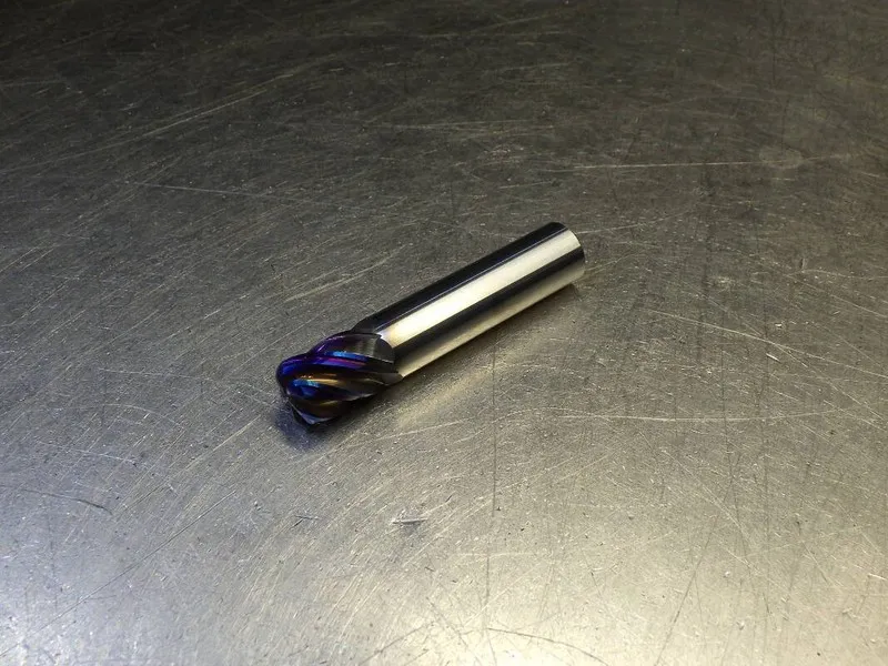 Режущий инструмент Nachi 1/4" 5 Flute Carbide Cr Endmill 1/4" Shank .06" R 41000
