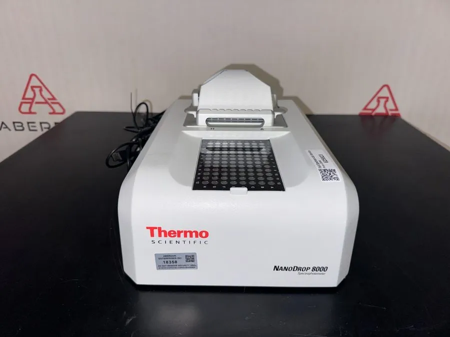 Спектрофотометр Thermo Fisher NanoDrop 8000 Microvolume Spectrophotometer