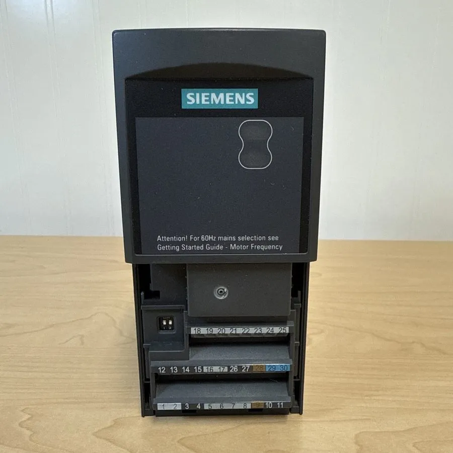 Частотный преобразователь SIEMENS 6SE6440-2AB17-5AA1 Micromaster 440 VFD 0.75kW  — фото лота 1