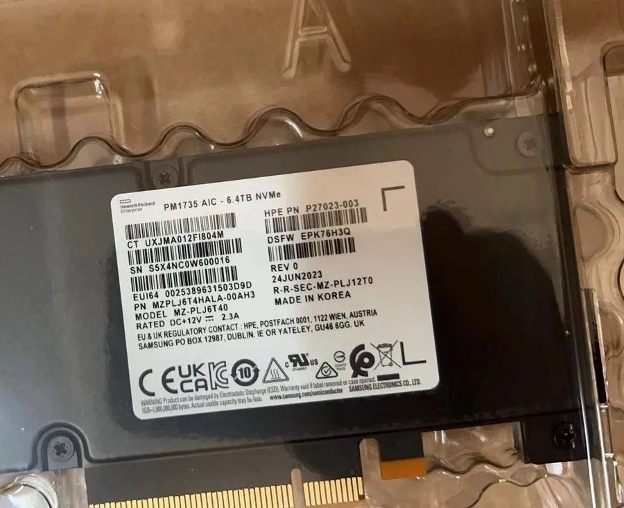 SSD-накопитель Dell Samsung PM1735 6.4TB SSD PCIE 4.0 NVME MZ-PLJ6T40 MZPLJ6T4HA