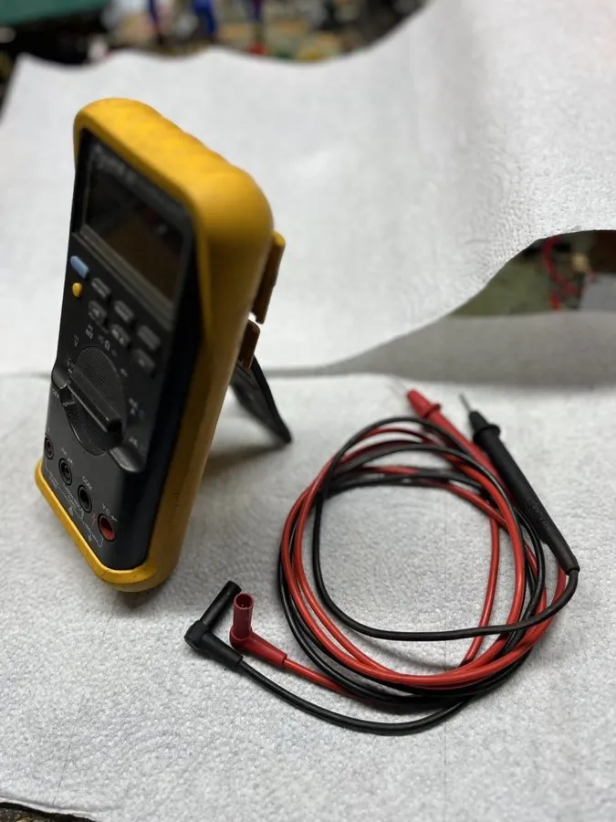 Мультиметр Fluke 5140033 87V MAX True-RMS Digital Multimeter IP67 1000V CAT III — фото лота 2