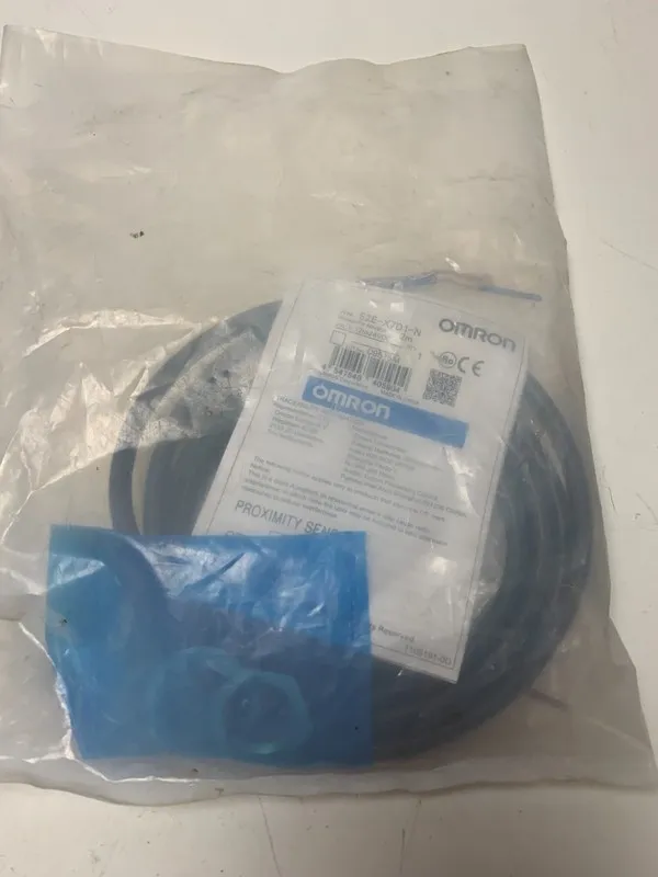 Датчик приближения Omron E2E-X7D1-N 12-24VDC 2-Wire Proximity Sensor