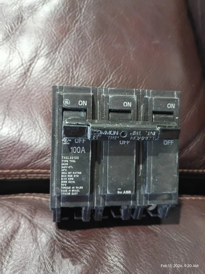 Автоматический выключатель GE THQL THQL32100 3 Pole 100 Amp 240V Breaker Push In