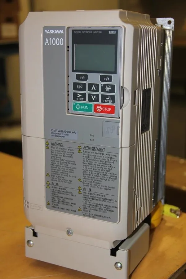 Электропривод Yaskawa CIMR-AU2A0018FAA A1000 Drive AC 3PH 0-240V 0-400HZ 17.5A/1