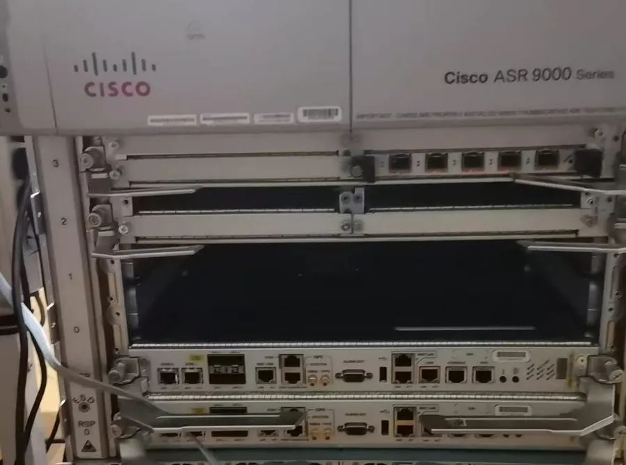 Маршрутизатор Cisco ASR 9006 V2 2x RSP440-TR 4x 24X10GE-TR Router Configuration 