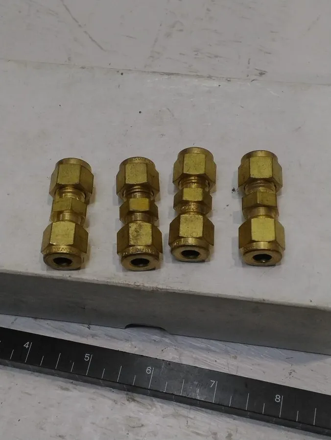 Разъём Swagelok Brass 1/4" x 1/4" Tube OD Union Connector Fitting B-400-6