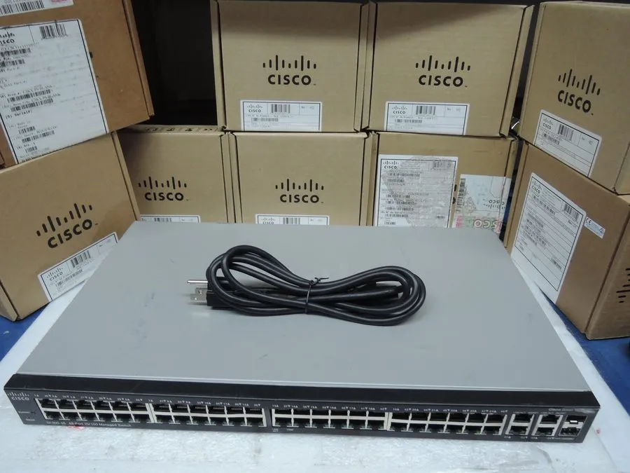 Коммутатор Cisco SF300-48 PORTS ALIGNMENT NOT IN GOOD SHAPE, BENT SN: DNI1740000