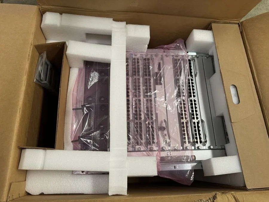 Коммутатор Cisco C9410R-96U-BNDL-E Switch