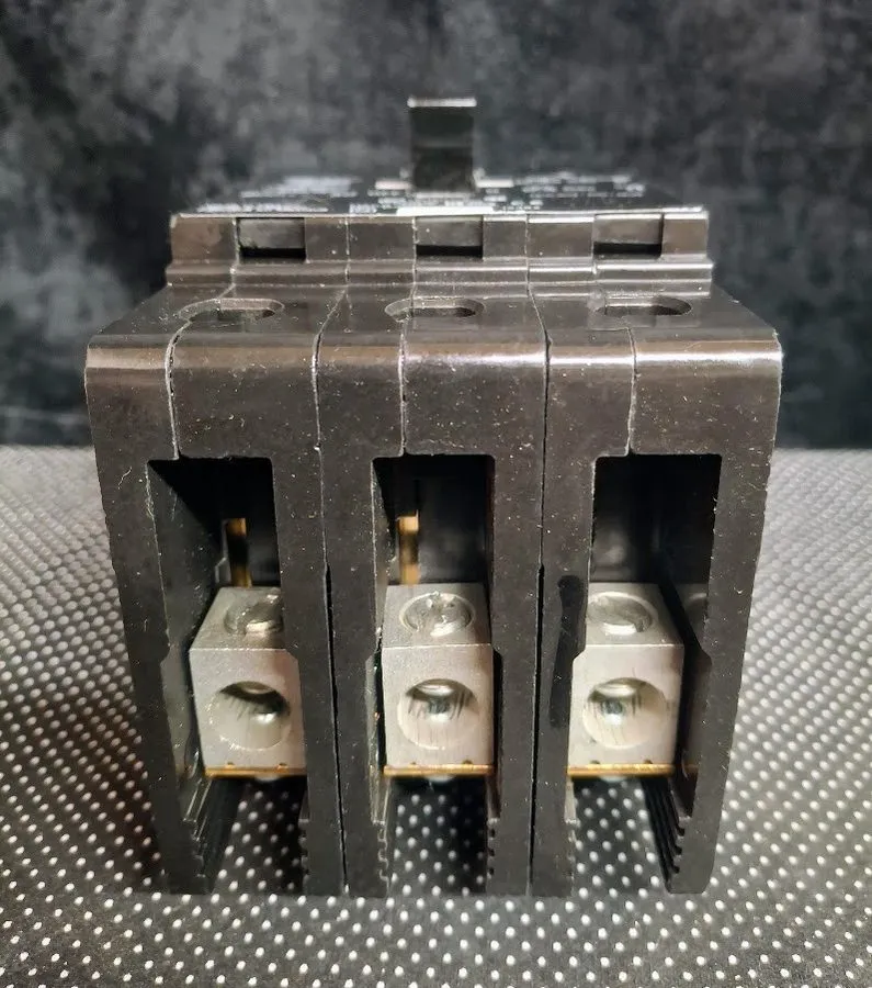 Автоматический выключатель Square D EDB34060 Circuit Breaker 60A 3-Pole 480V AC