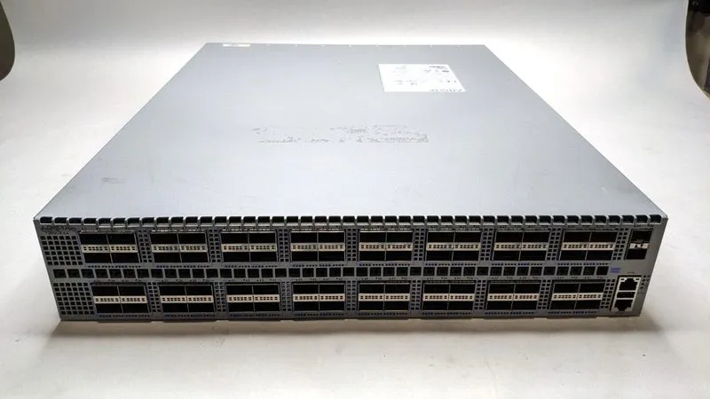 Коммутатор Arista DCS-7260CX-64-F 64x 100GbE QSFP & 2xSFP+ 100G Switch