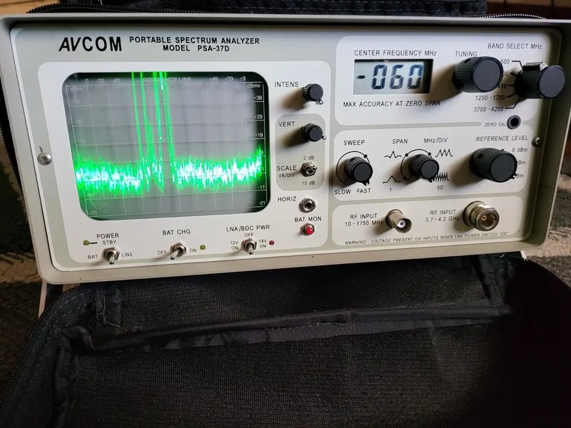Тестер AVCOM PSA-37D Portable Spectrum Analyzer 1 MHz–4.2 GHz w/ Carry Case Powe