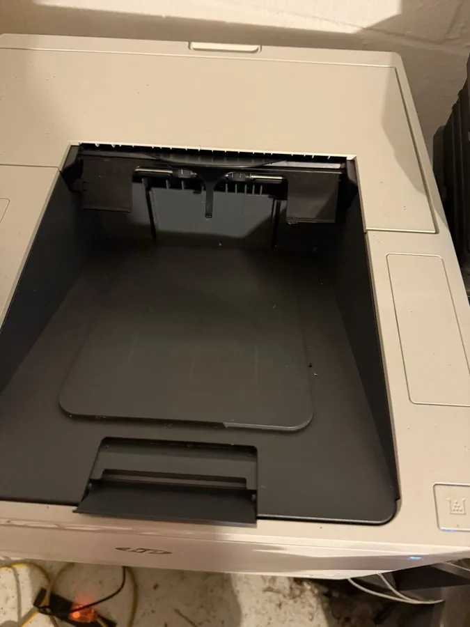 Лазерный принтер HP LASERJET ENTERPRISE M608N LASER PRINTER PLUS 3 TRAYS AND ROL