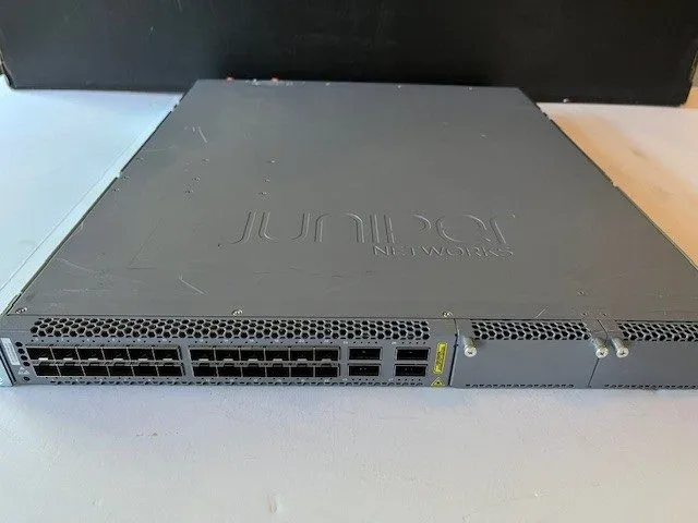 Коммутатор Juniper EX4600-40F-AFO 24-Port 10GbE SFP+ Switch & 4 x QSFP 2 x JPSU-