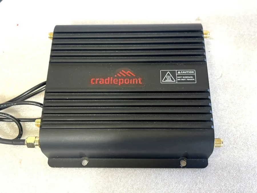 Маршрутизатор Cradlepoint IBR600C-150M-D Industrial Cellular Router WiFi 4G LTE