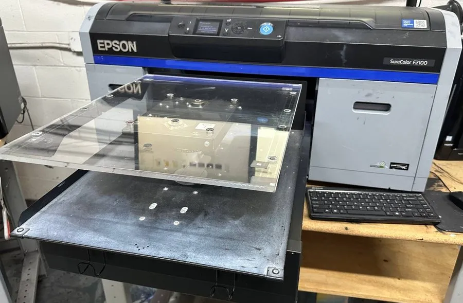 Принтер Epson F2100 DTG Printer W/ Small, Medium, Large Platters Included