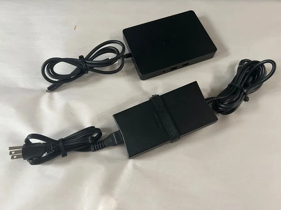 Док-станция Dell computer Docking Station WD15 K17A001 with 130 power