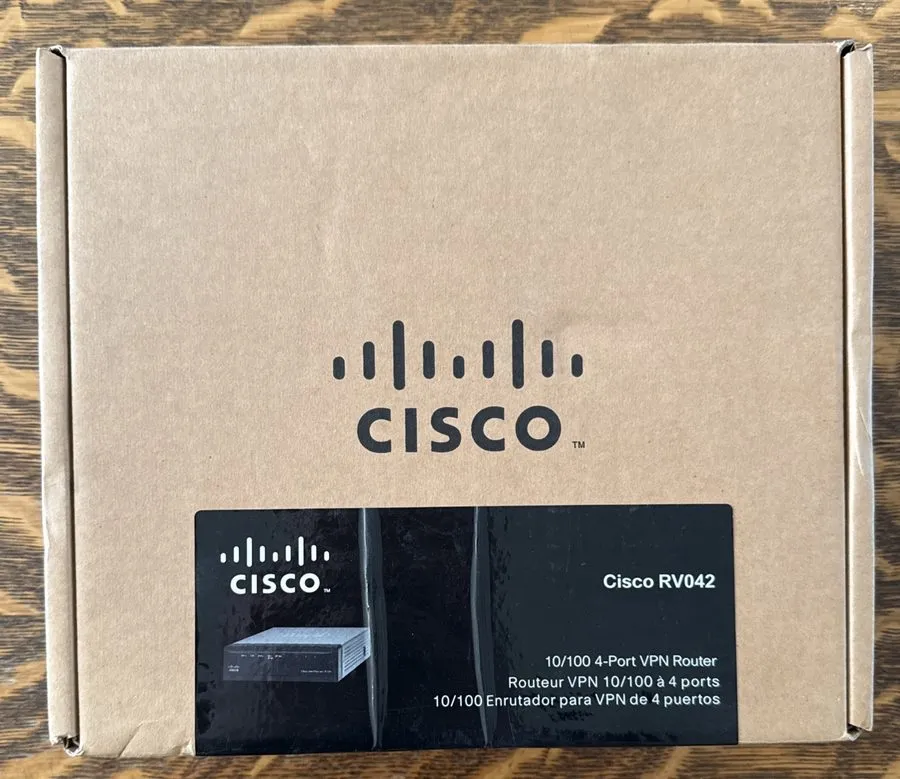 Маршрутизатор Cisco RV042 4-Port 10/100 Wired Router With Power Supply