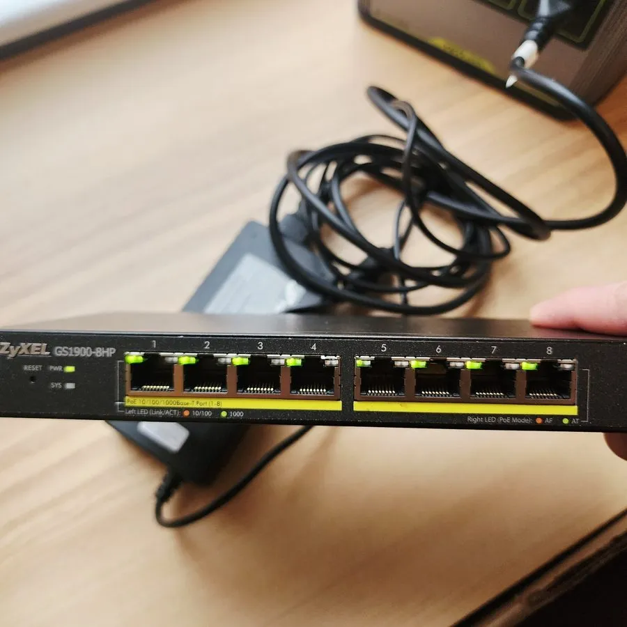 Коммутатор ZyXEL GS1900-8HP POE Power Over Ethernet Switch 54v Gigabit 1000