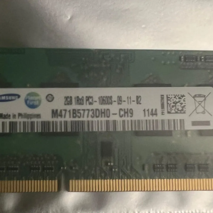 Модуль памяти Samsung 2GB DDR3 Laptop RAM M471B5773DH0-CH9 PC3-10600S 1333MHz SO — фото лота 1