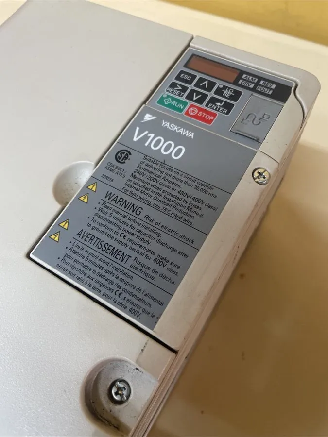 Частотный преобразователь Yaskawa V1000 CIMR-VU4A0038FAA 380-480V AC VFD Drive # — фото лота 1