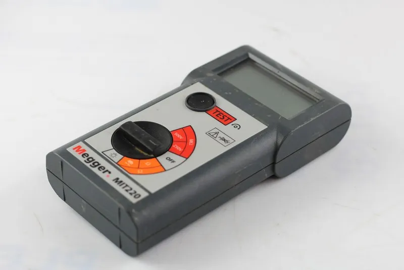 Тестер Megger MIT220 Insulation & Continuity Tester with Case + Leads