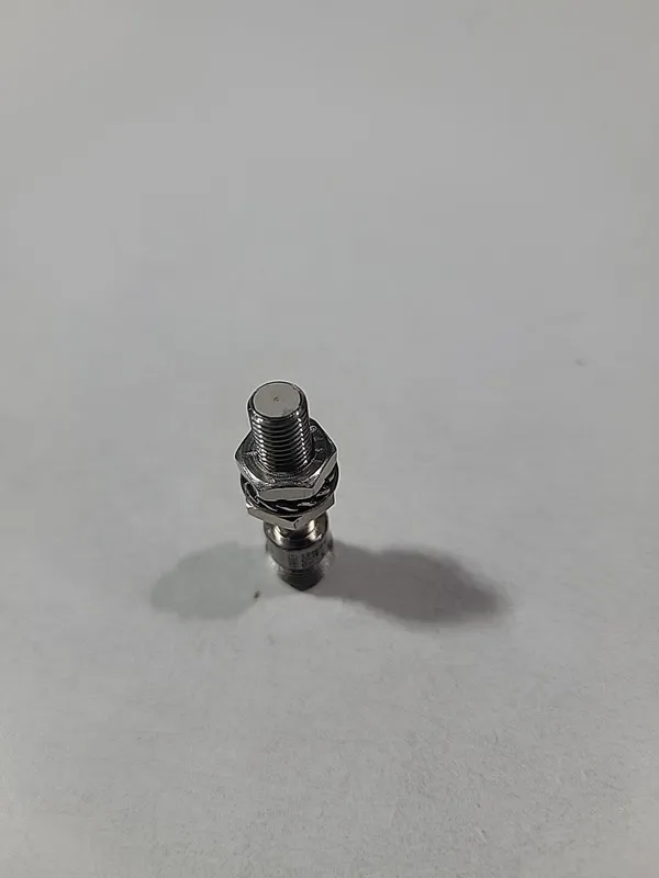 Датчик приближения Omron E2E-X1R5F1-M1 Proximity Sensor, PNP NO, 1.5mm Range, 12 — фото лота 2