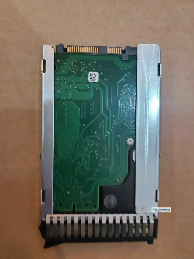 Жёсткий диск Lenovo 00WG690 00WG691 600GB 2.5"SAS 10K 12Gbps G3HS X3650M5 Hard D