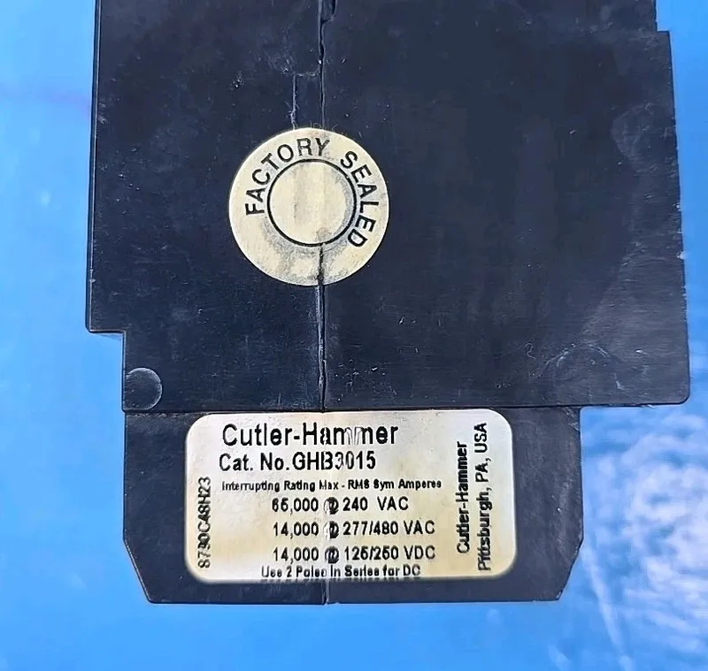 Автоматический выключатель Eaton/Cutler Hammer GHB3015 15 Amp 3 Pole 277/480V Ci — фото лота 1
