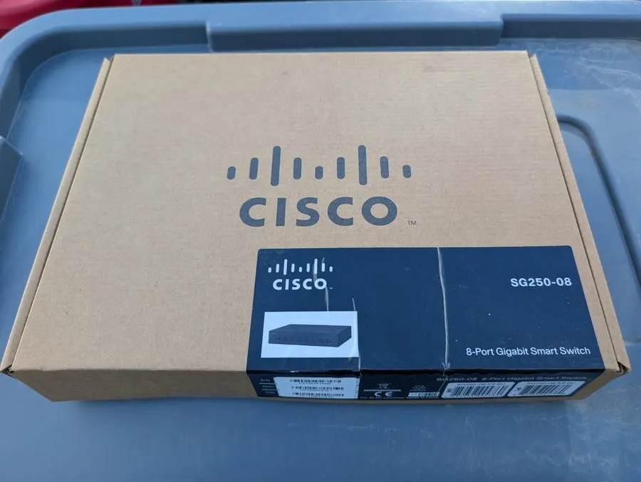 Коммутатор Cisco SG250-08 8 Port Gigabit Smart Switch Unclaimed