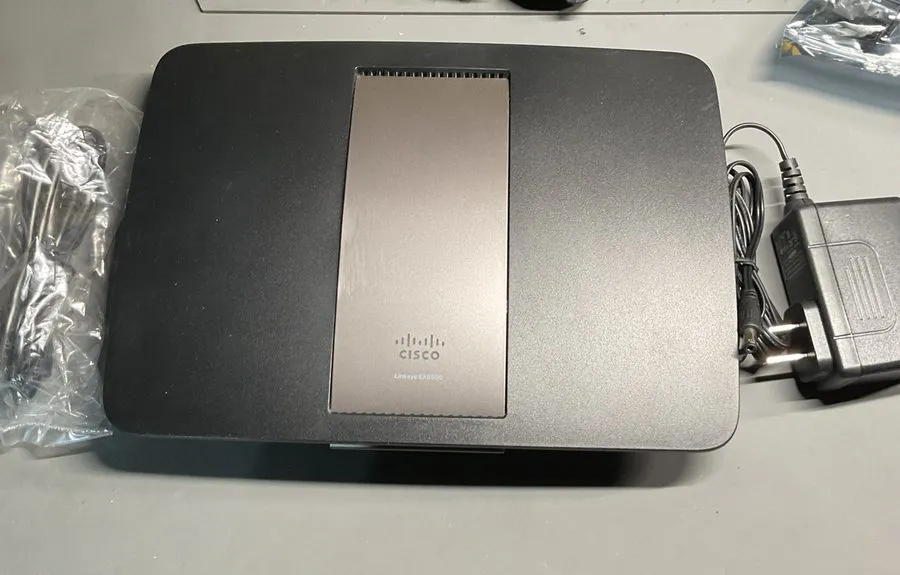 Маршрутизатор Cisco Linksys EA6500 Wireless Router USB Dual Band Gigabit 4 Port