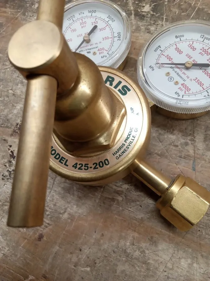 Трубопроводная арматура Harris 425-200-540 Gas Regulator, Oxygen, Single Stage,  — фото лота 1