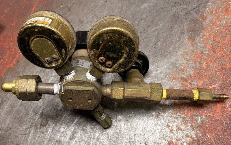 Трубопроводная арматура BOC GASES 4021341-350 COMPRESSED GAS PRESSURE REGULATOR  — фото лота 1