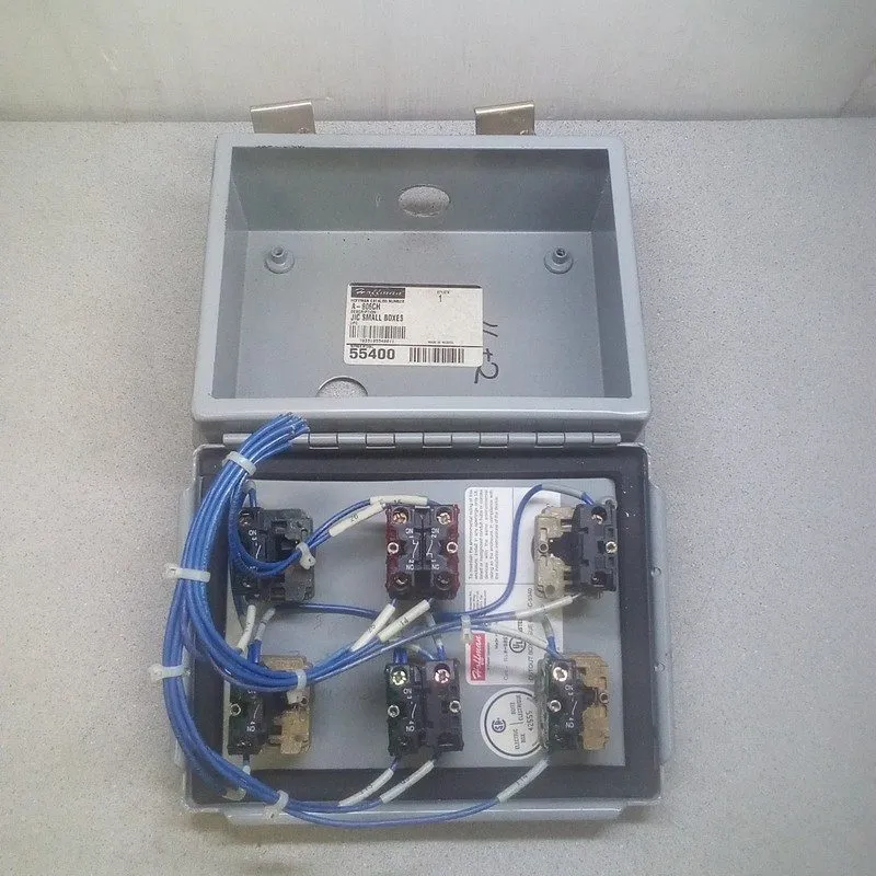 Монтажный шкаф Hoffman A-806CH Hinged Push Button Enclosure
