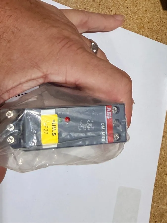 Реле защиты ABB CM-MSS / 1SVR430800R9100 Thermistor Motor Protection Monitoring 