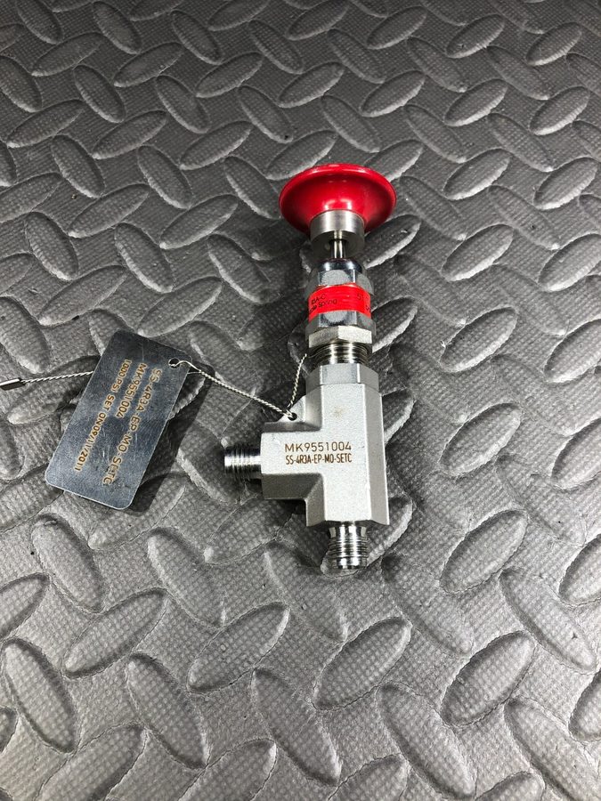 Клапан Swagelok Stainless Steel High Pressure Valve SS-4R3A-EP-M0-SETC 1000 PSI