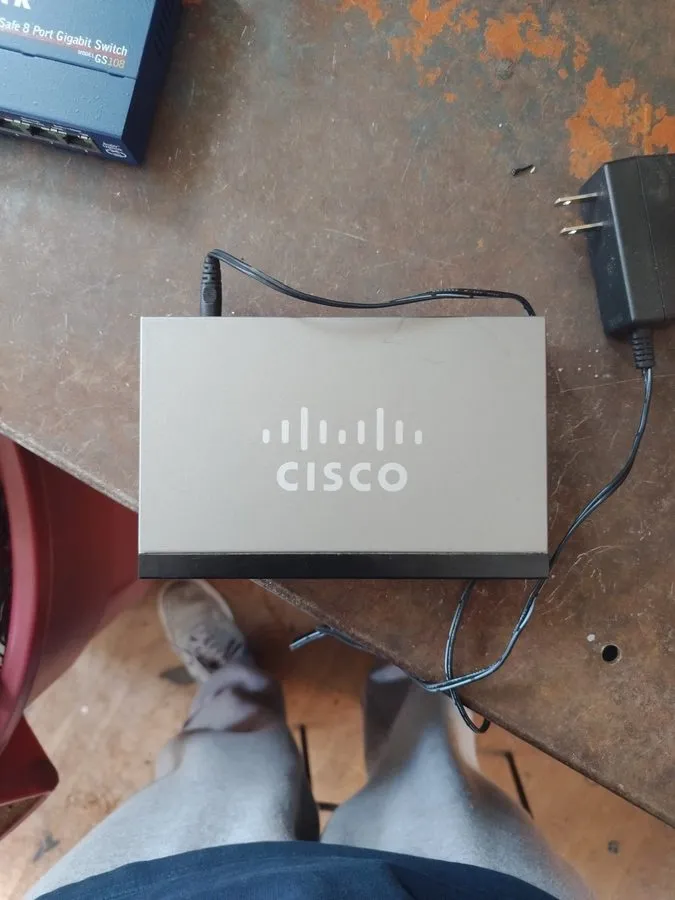 Коммутатор Cisco (SG100D-08) 8-Ports Desktop Ethernet Switch