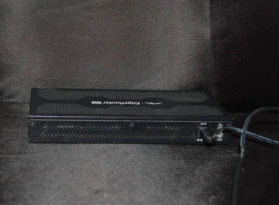 Маршрутизатор Ubiquiti Networks ERLite-3 3-Port Gigabit Wireless Router