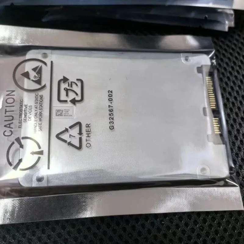 SSD-накопитель DELL OVXG5N Intel DC S3520 960GB 2.5" SATA 6Gb/s MLC SSDSC2BB960G