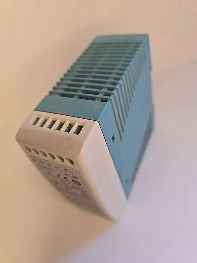Блок питания Mean Well MDR-60-12 60W 12VDC 5A DIN Rail Switchmode Power Supply — фото лота 2