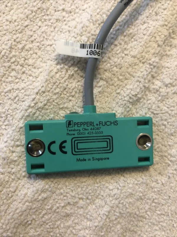 Датчик приближения PEPPERL+FUCHS CBN5-F46-E0 capacitive proximity switch sensor — фото лота 2