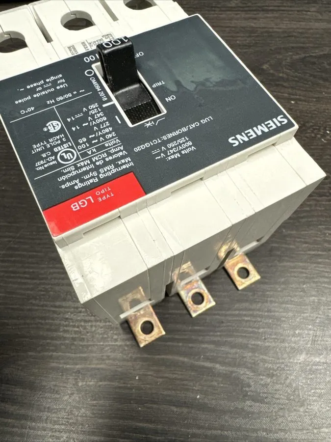 Автоматический выключатель Siemens LGB3B100 100 Amp 3 Pole 65kA@ 480V LGB Bolt o