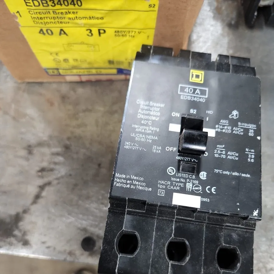 Автоматический выключатель Square D EDB34040 40A 480V 3-Pole Molded Case Circuit