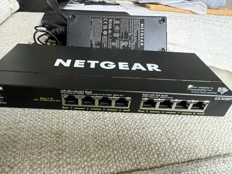 Коммутатор Netgear GS308P 8-PORT Gigabit Ethernet Switch w/ 4-PORT PoE Switch; 6