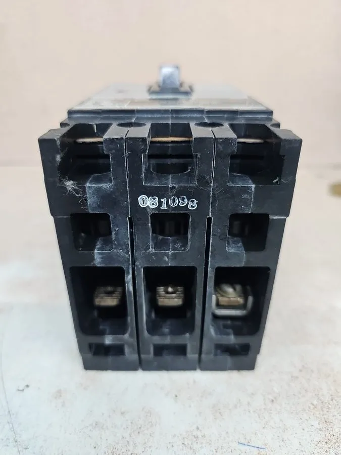 Автоматический выключатель Siemens Sentron Series 3 pole circuit breaker 20A 480