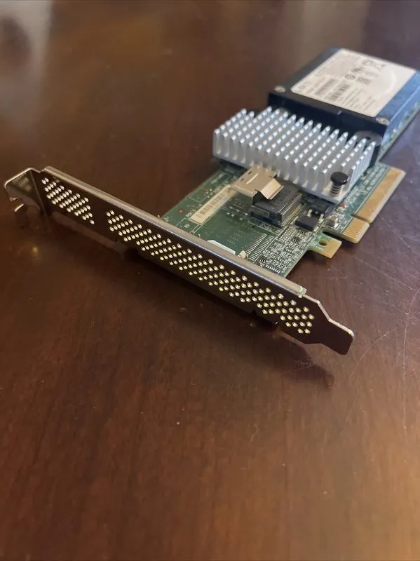 Контроллер LSI MegaRAID SAS 9280-4i4e 6Gb/s 8-Port RAID Controller w/ iBBU08 Bat — фото лота 3