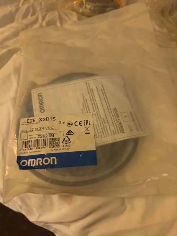 Датчик приближения OMRON E2E-X3D1S PROXIMITY SWITCH / SENSOR 15715M 12 to 24VDC  — фото лота 2