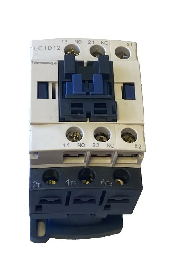 Контактор LC1D12U7 Contactor: 3 Pole NO x3 Auxiliary Contactors: NO+NC 240VAC 12